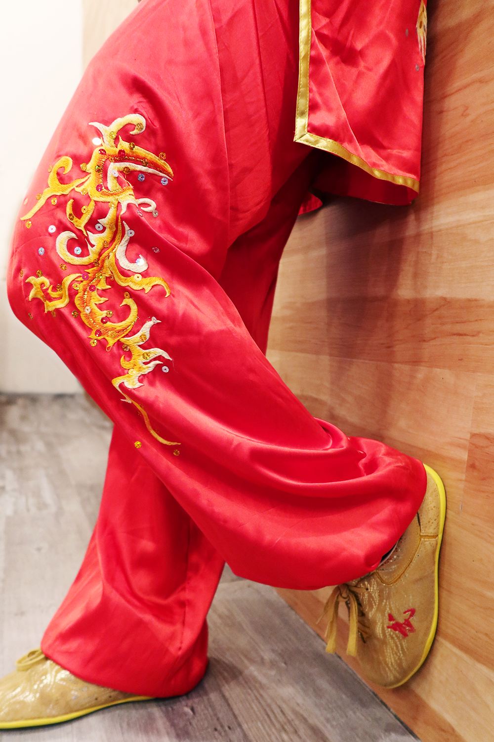 #08 Vibrant Red with Intricate Golden Phoenix Silk