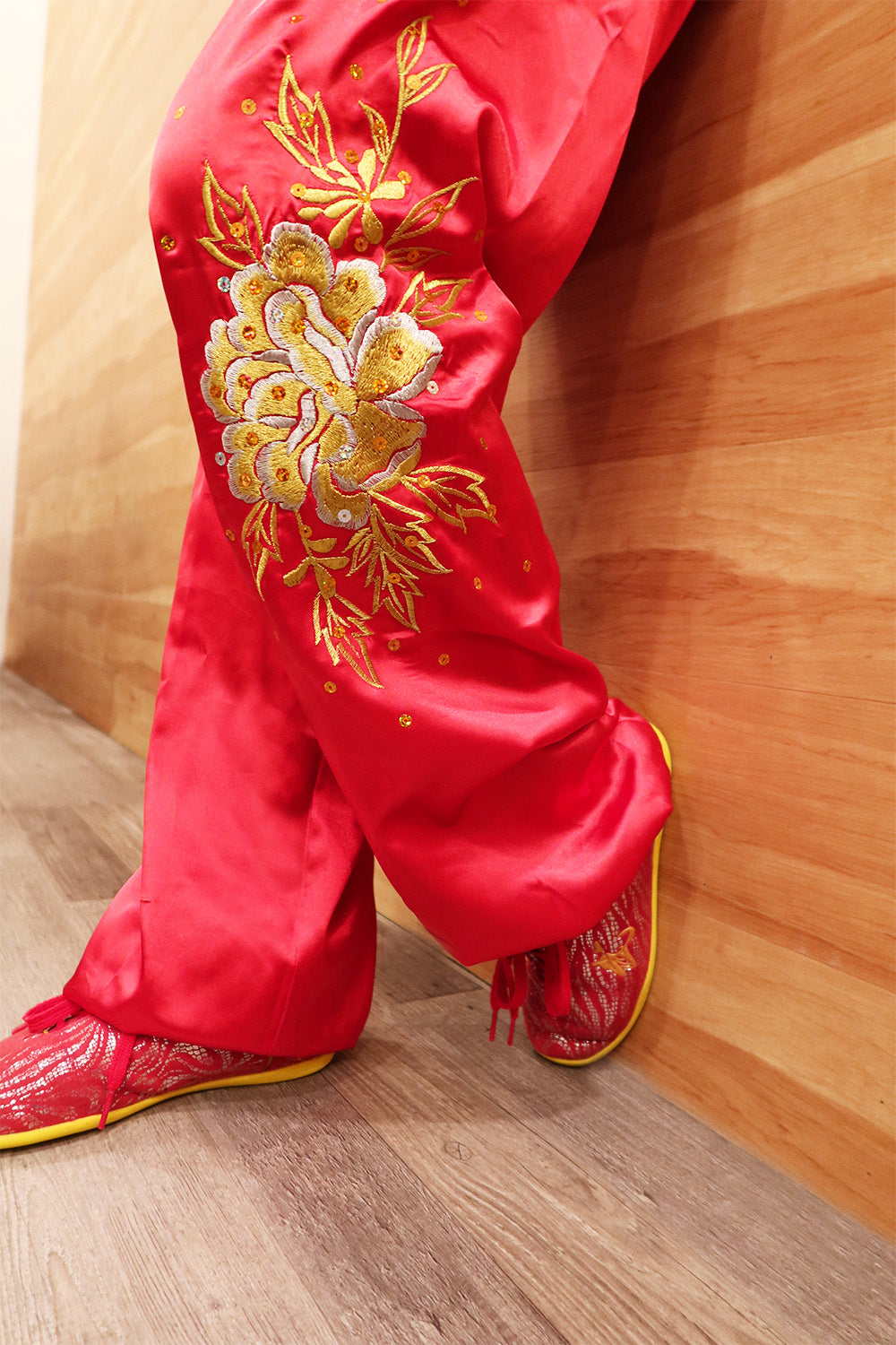 #09 Golden Phoenix Queen Red Silk